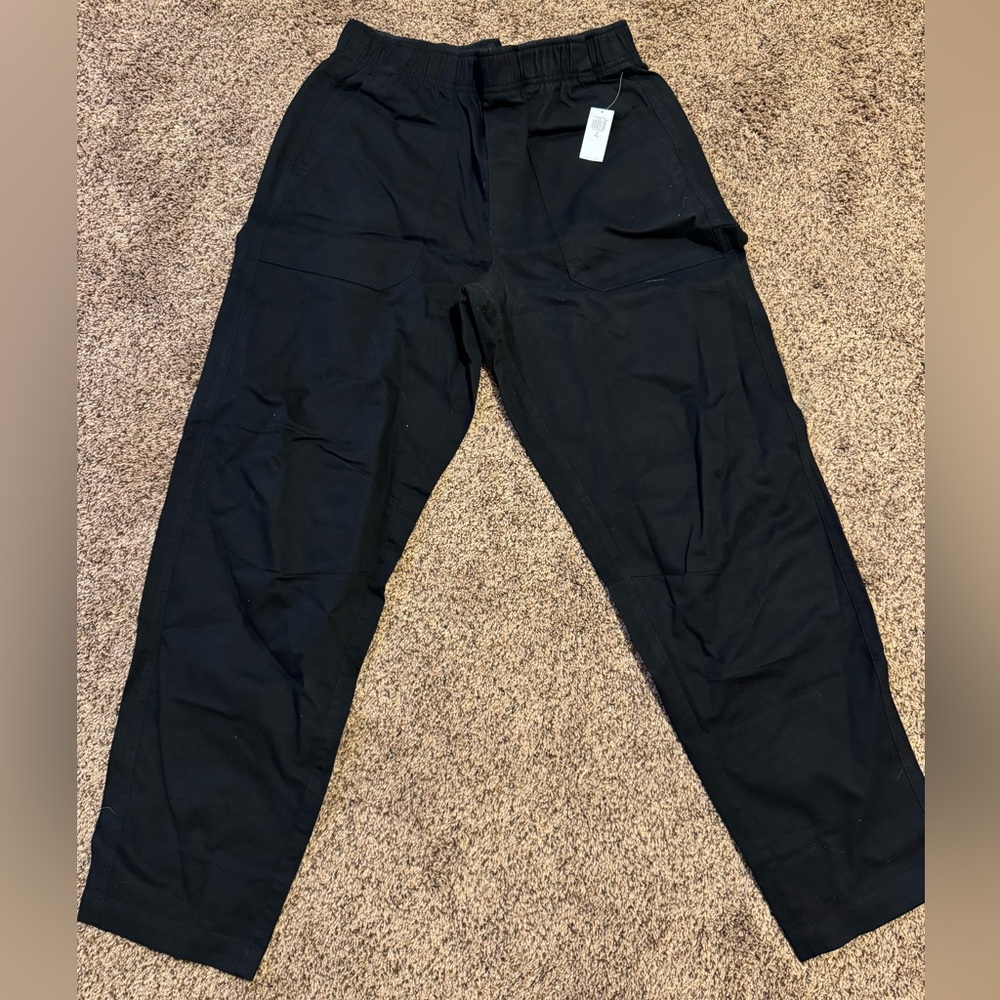 BRAND NEW Women's size M Tall dress pant. Black. Old Navy.
